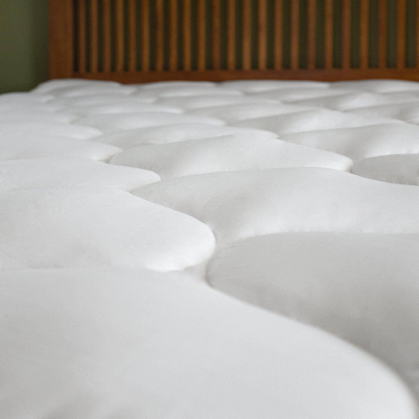 2 Inch Thick Hypoallergenic mattress Topper - Kyla Collectio: White / Twin XL - Edwina Alexis