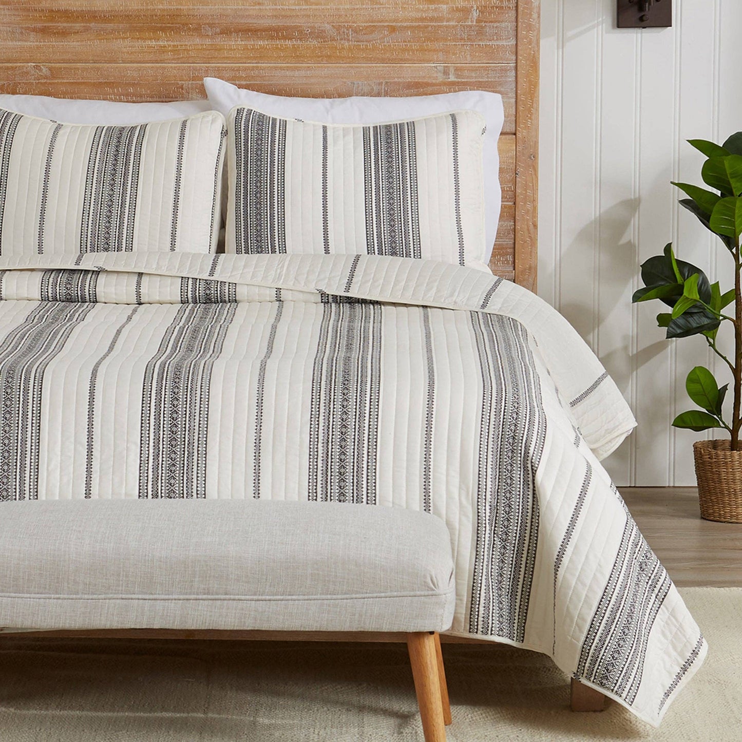 3-Piece Stripe Quilt - Wesley Collection: Wesley - White/Green / Twin - Edwina Alexis