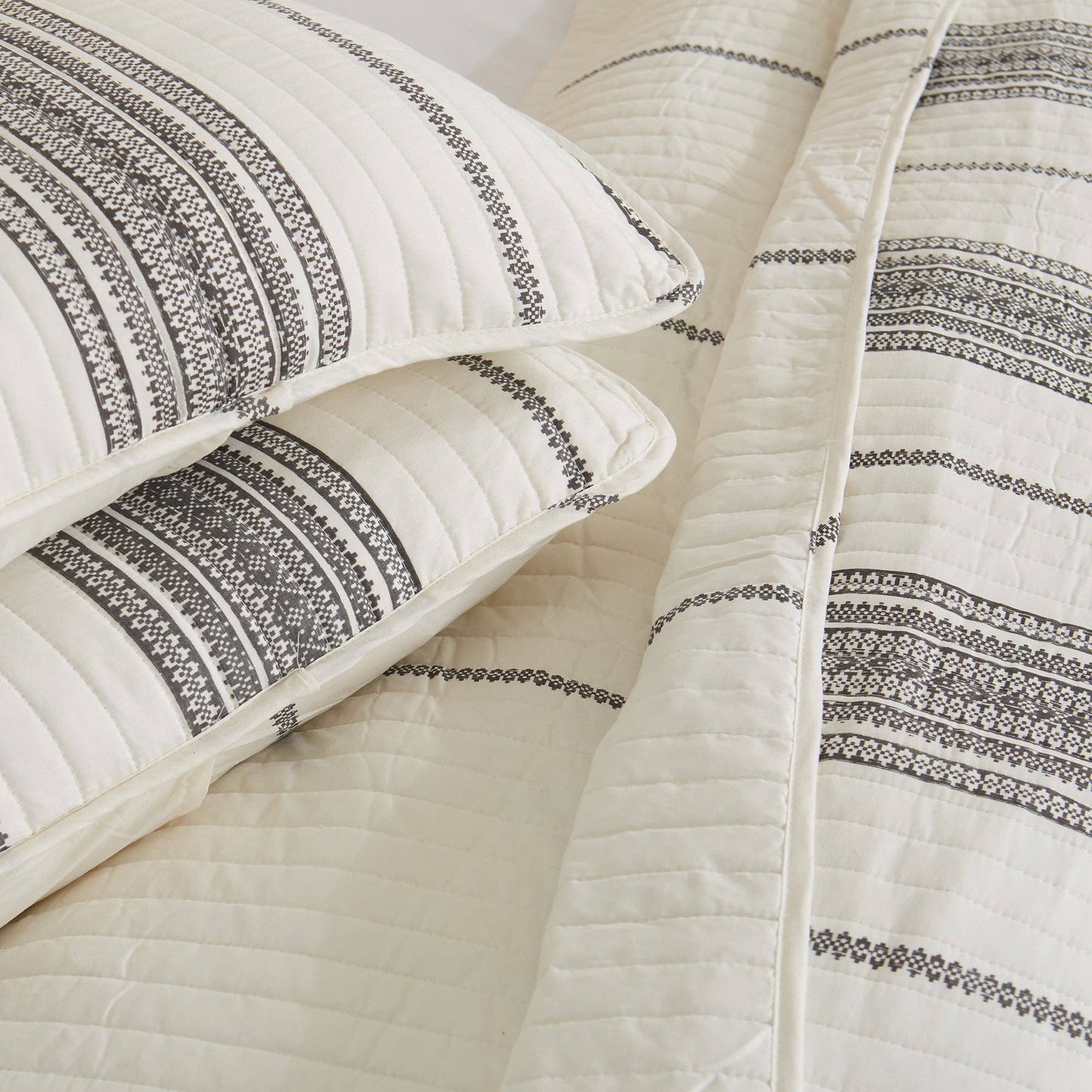 3-Piece Stripe Quilt - Wesley Collection: Wesley - White/Green / Twin - Edwina Alexis
