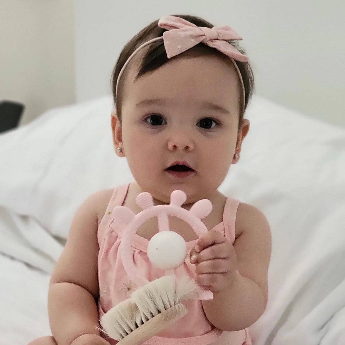 Giraffe Teether & Rattle Food-Grade Silicone Toy (Pink) - Edwina Alexis