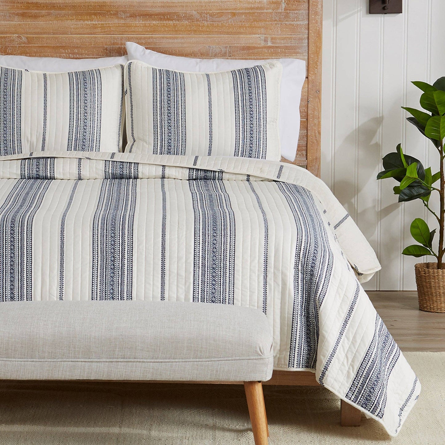 3-Piece Stripe Quilt - Wesley Collection: Wesley - White/Green / Twin - Edwina Alexis