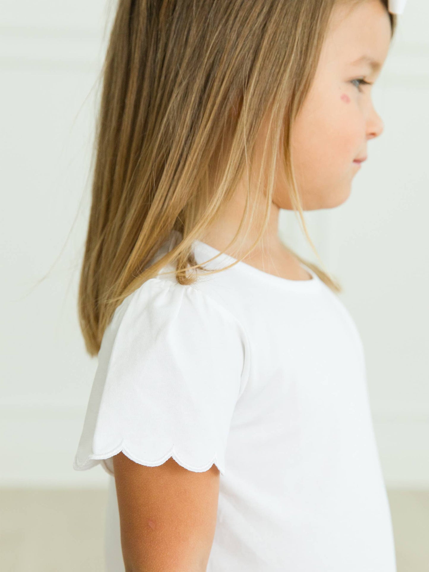 Girls White Knit Short Sleeve Scallop Tee
: White / 2T