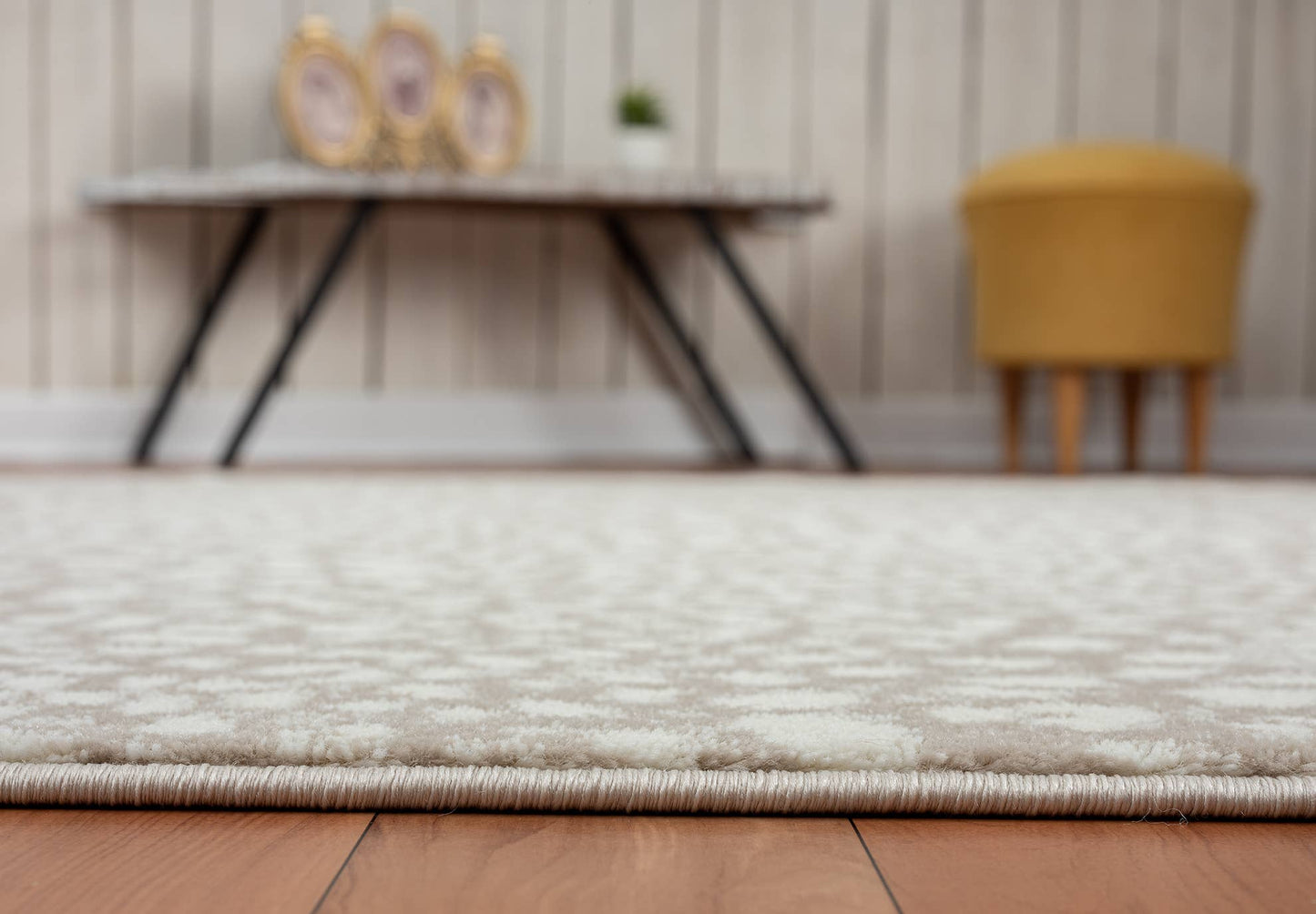 Abani Arto Contemporary Cheetah Print Area Rug: 6' x 9'