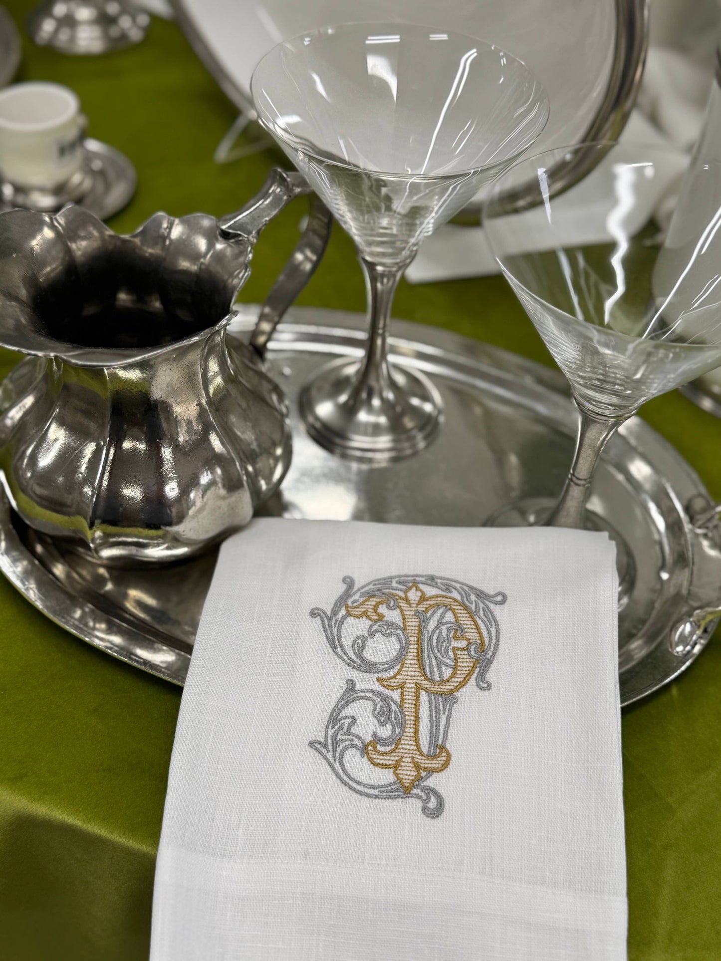 Vintage Vine Monogram Linen Towel: V