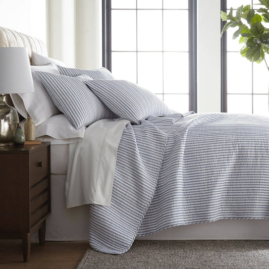 Tobago Stripe Blue Quilt Set: Cream / Twin/Twin XL