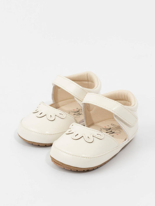 Flower Petals Baby Shoes: 0/6MOS