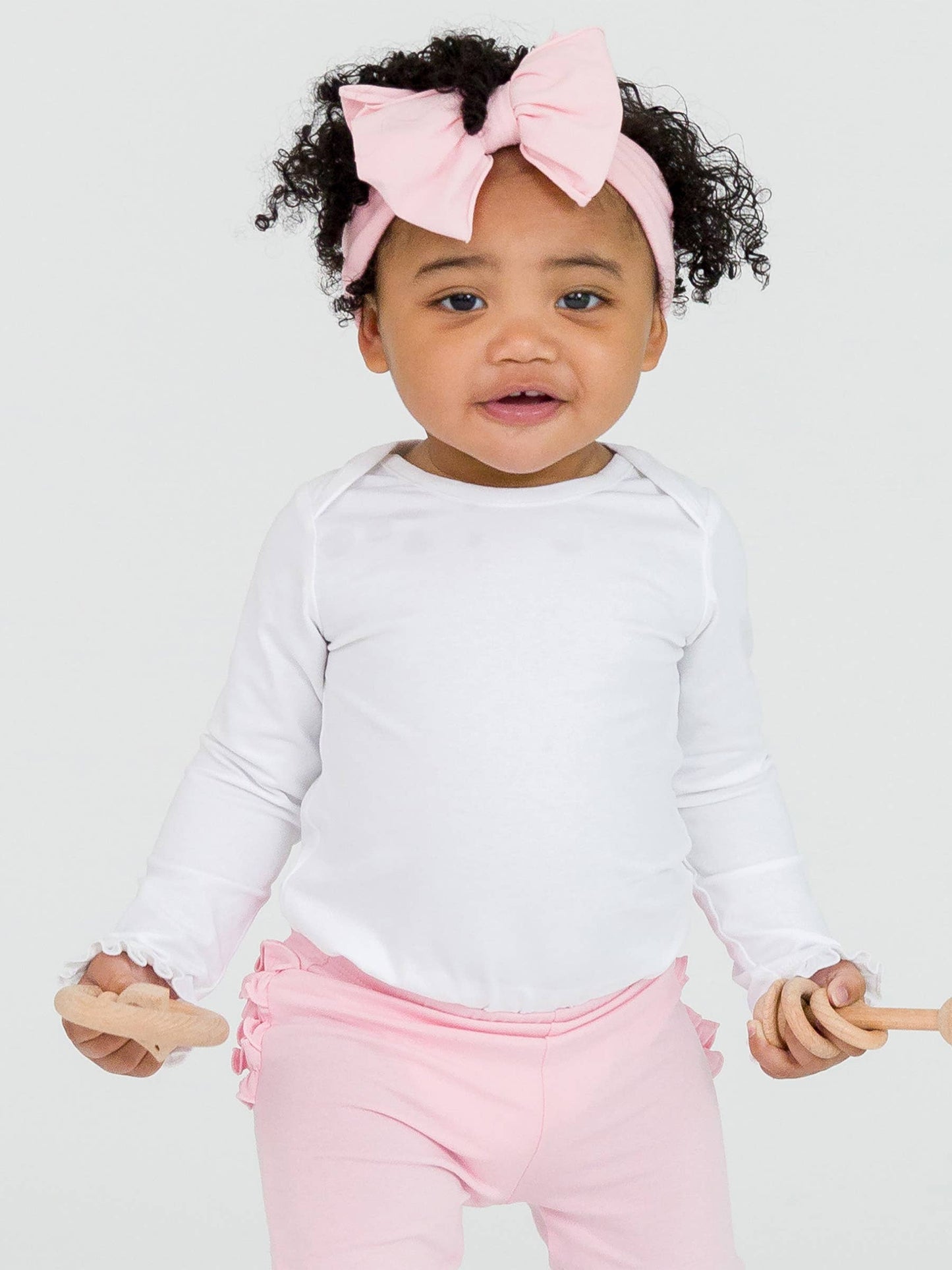 Girls White Knit Long Sleeve Ruffle Bodysuit: White / 12-18m